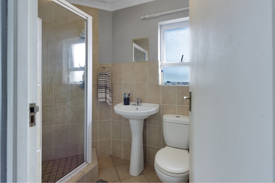 2 Bedroom Property for Sale in Whispering Pines Western Cape